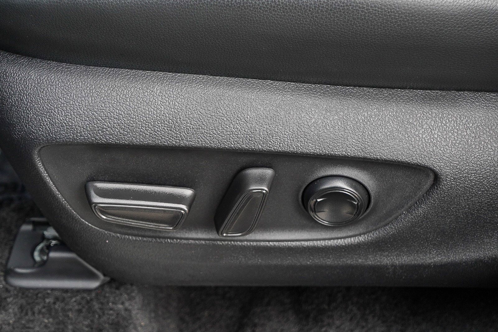 New 2025 Toyota Highlander Platinum image 21