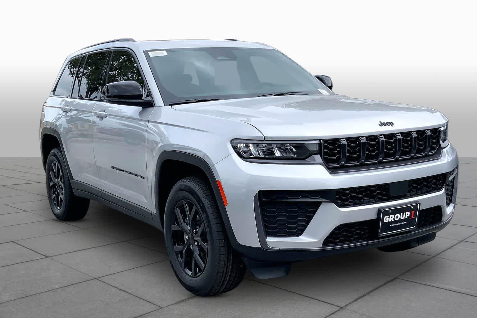 New 2026 Jeep Grand Cherokee Altitude AWD/4WD image 2