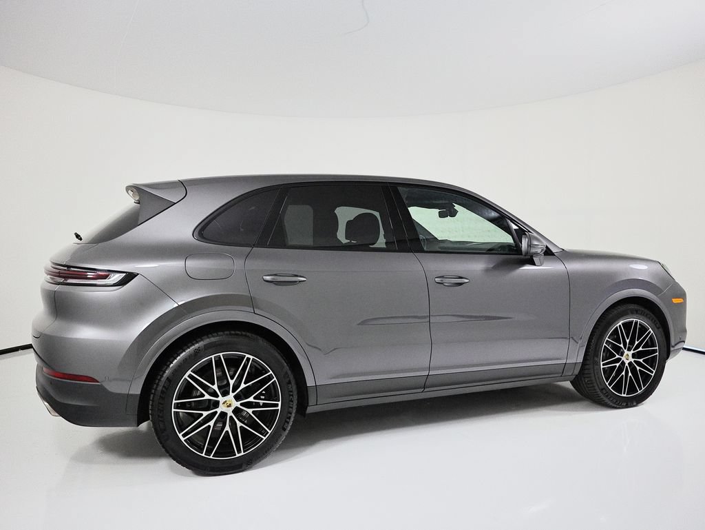 Used 2024 Porsche Cayenne AWD/4WD image 8