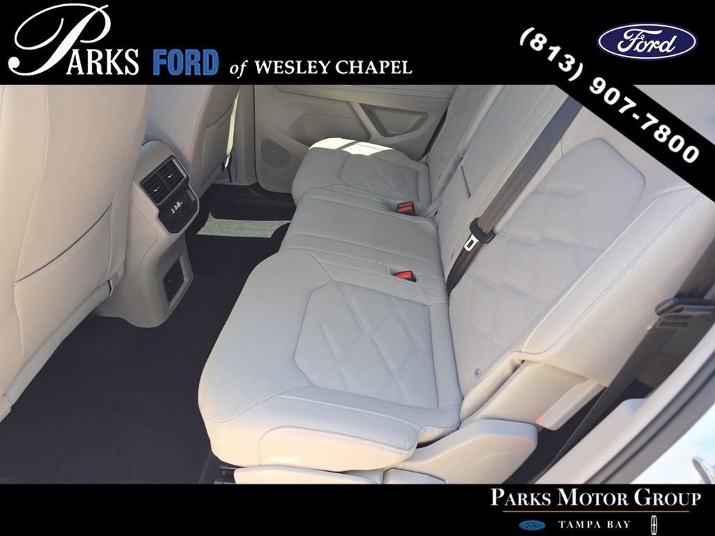 Used 2025 Volkswagen Atlas SE FWD image 14