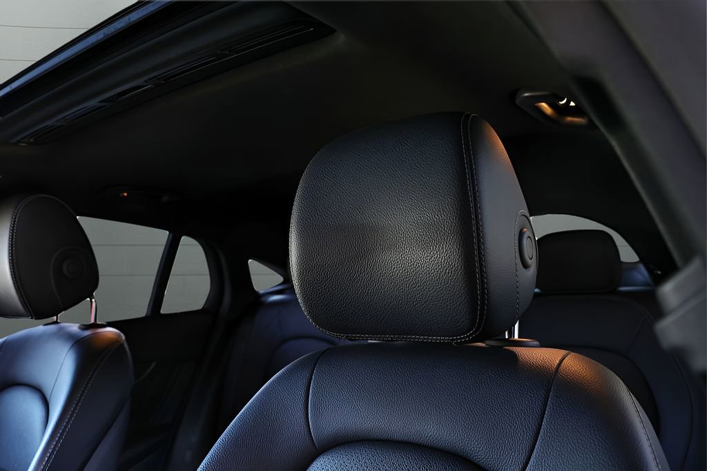 Used 2022 Mercedes-Benz GLC 300 4MATIC Coupe image 43