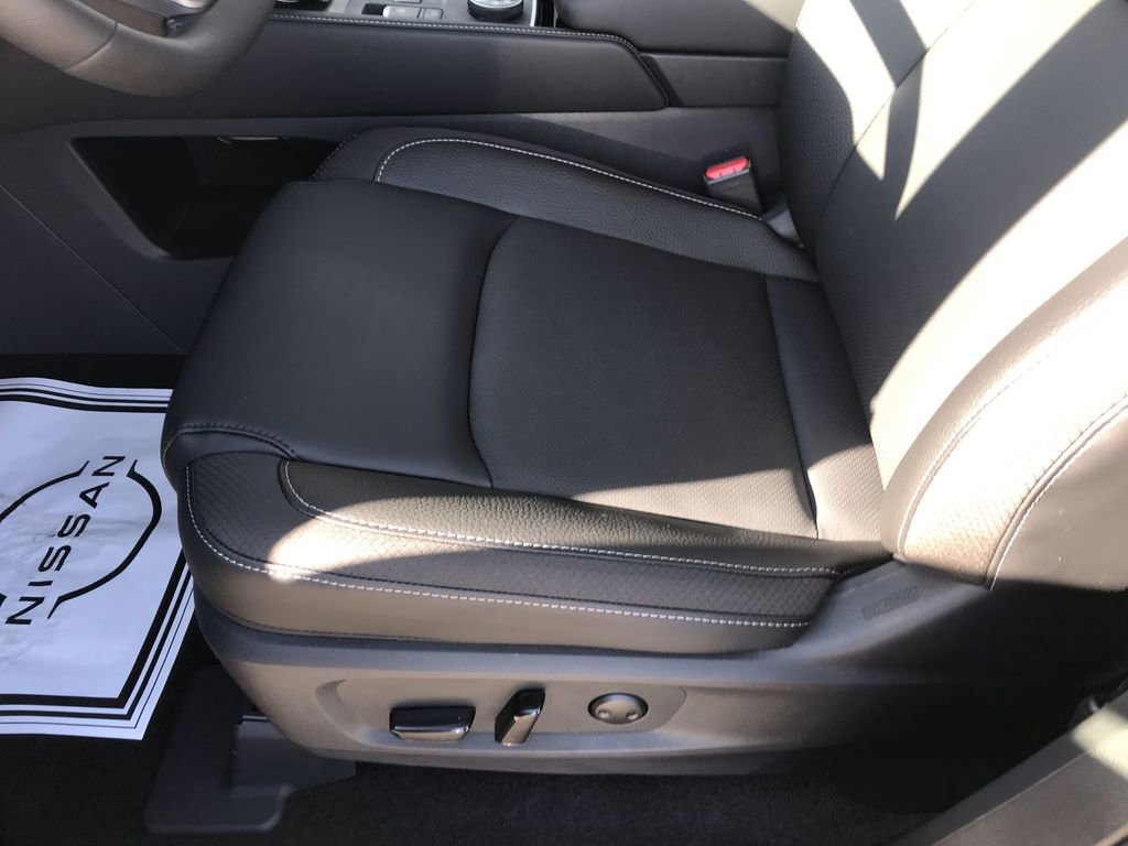 New 2026 Nissan Pathfinder SL image 12