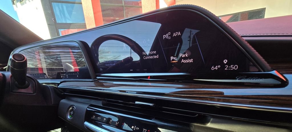 Used 2021 Cadillac Escalade Premium Luxury w/ Performance Package image 36