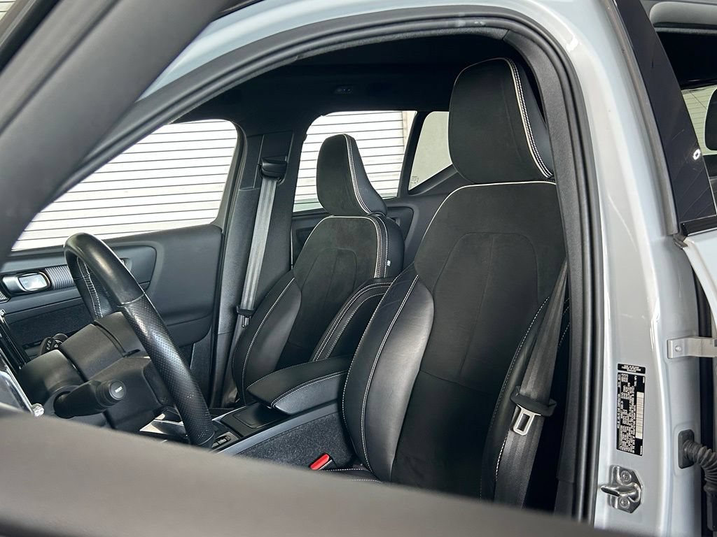 Used 2021 Volvo XC40 T5 R-Design w/ Advanced Package AWD/4WD image 15