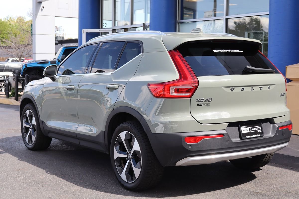 Used 2024 Volvo XC40 B5 Plus AWD/4WD image 3
