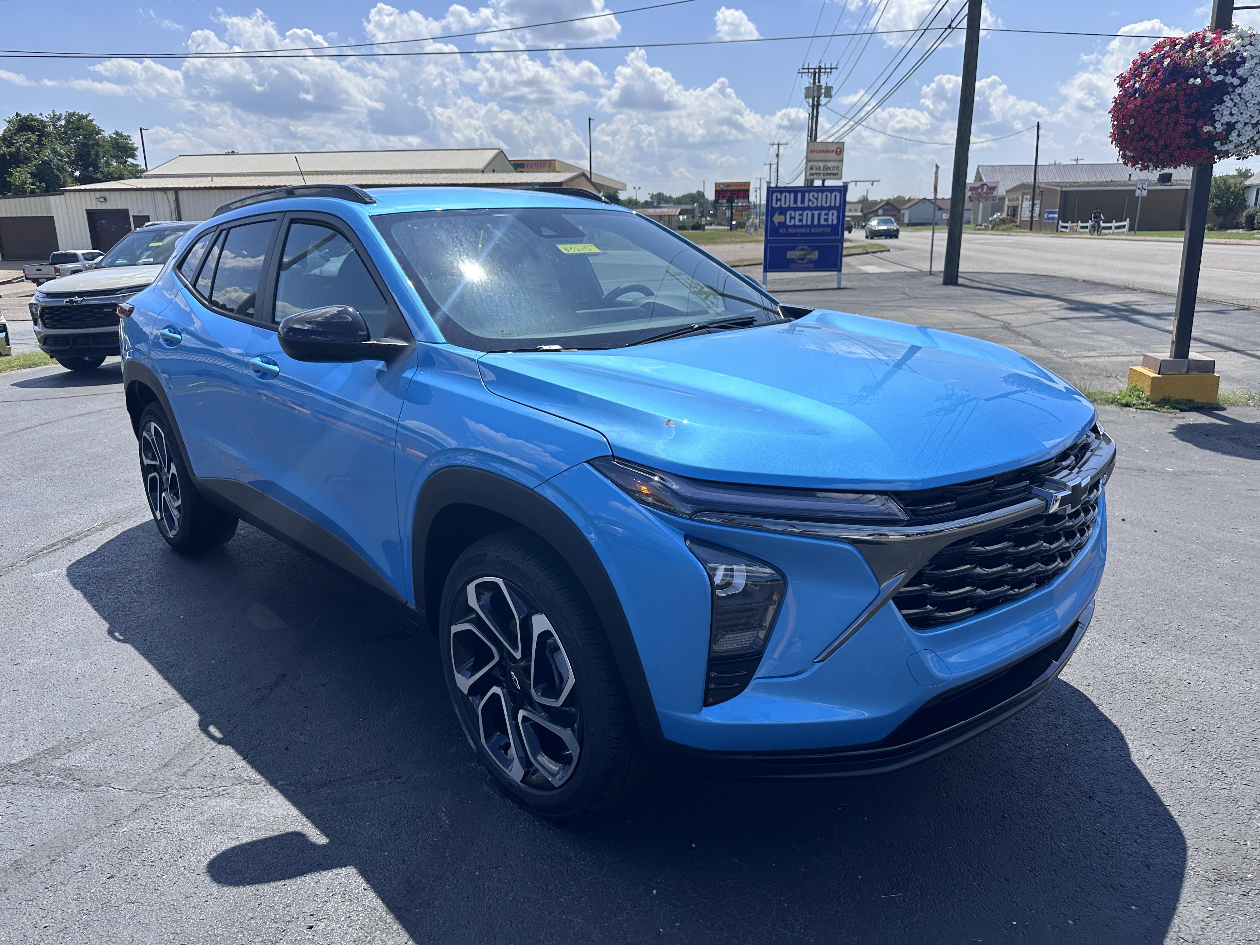 New 2025 Chevrolet Trax RS w/ Driver Confidence Package image 2