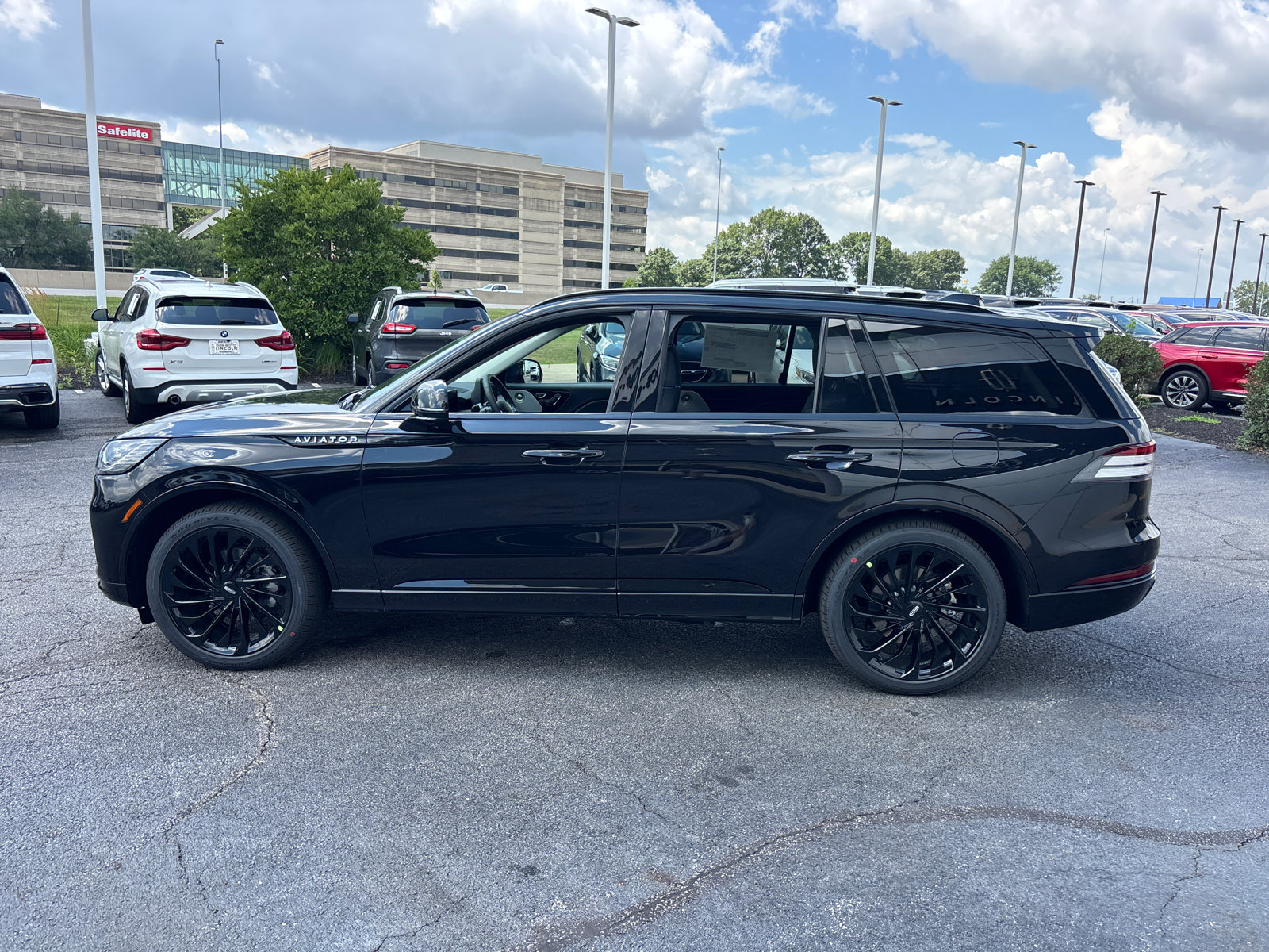 New 2026 Lincoln Aviator Reserve AWD/4WD image 4