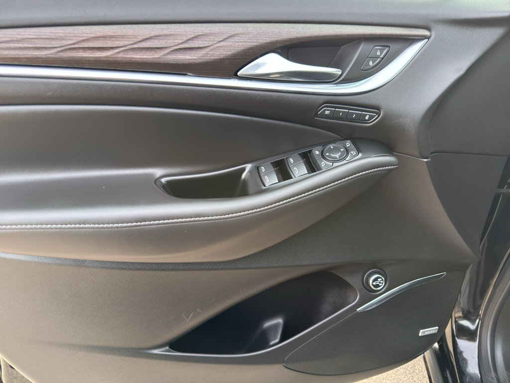 Used 2023 Buick Enclave Avenir w/ Avenir Technology Package image 14