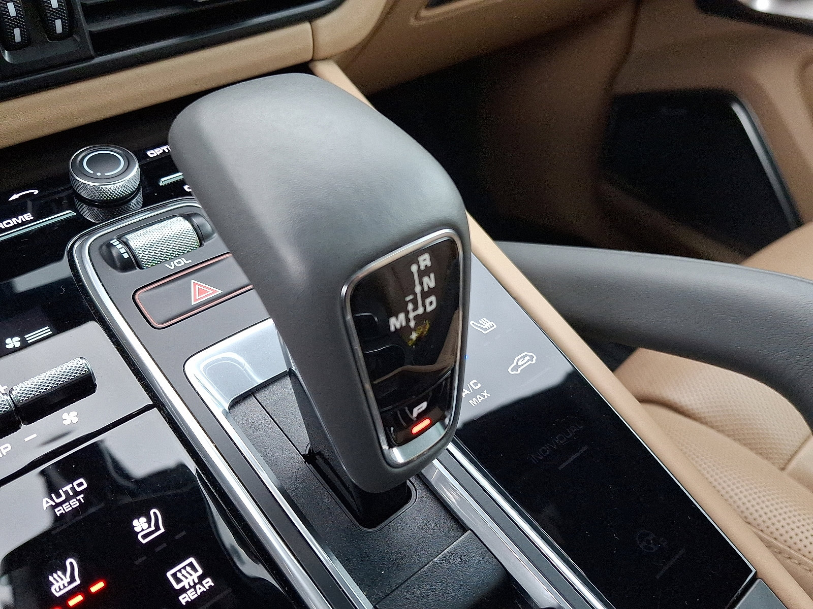 Used 2019 Porsche Cayenne Turbo image 14