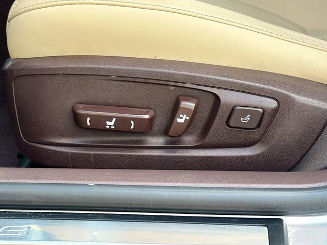 Used 2016 Lexus ES 300h w/ Luxury Package w/Wood Trim image 24