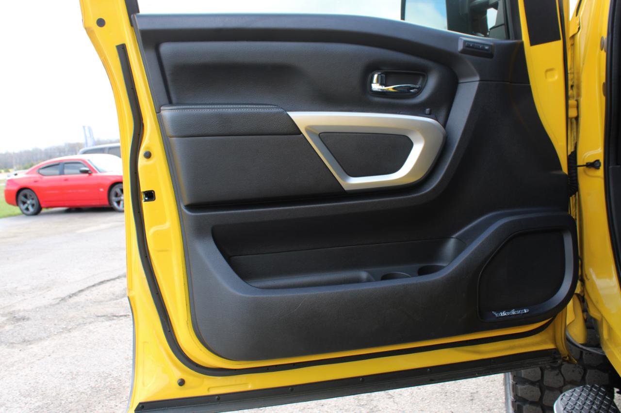 Used 2017 Nissan Titan PRO-4X w/ Pro-4x Convenience Package image 13