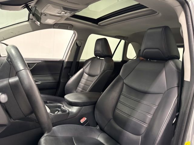 Used 2019 Toyota RAV4 XLE Premium AWD/4WD image 10