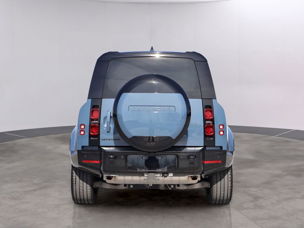 Certified 2025 Land Rover Defender 110 X-Dynamic SE image 6