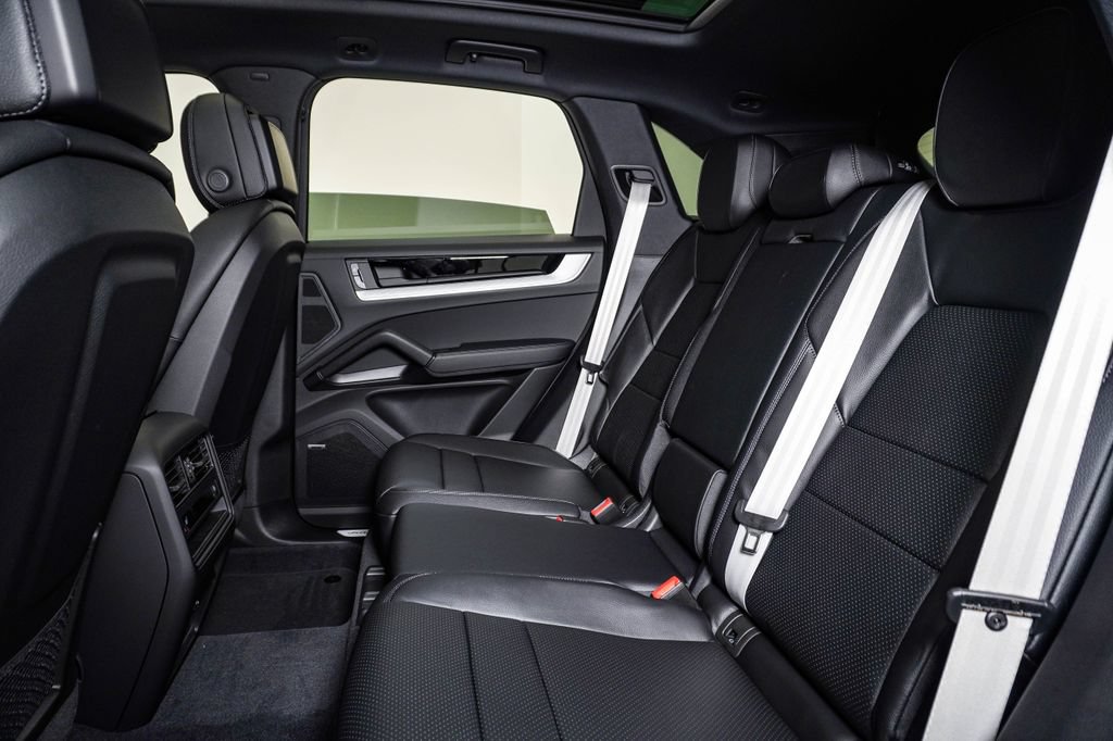 New 2026 Porsche Cayenne AWD/4WD image 17