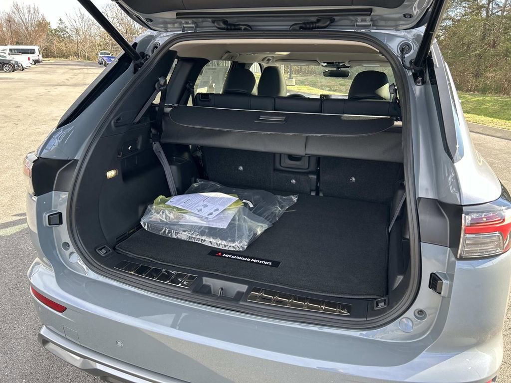 New 2026 Mitsubishi Outlander SE FWD image 11