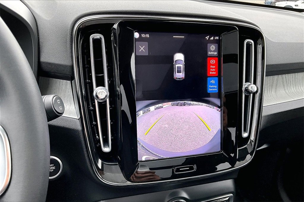 Certified 2026 Volvo XC40 B5 Core w/ Climate Package image 14