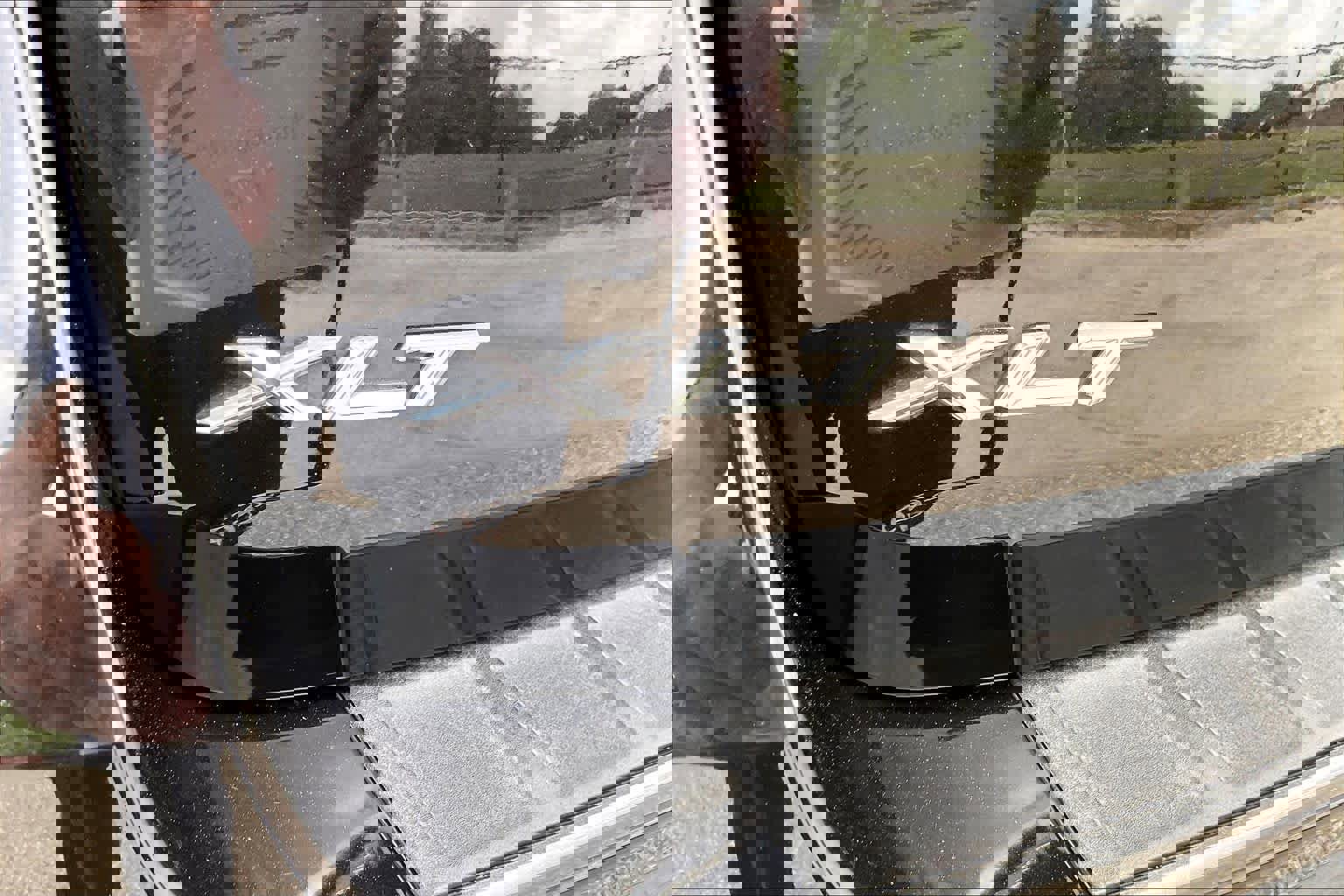 Used 2022 Ford Explorer XLT w/ Equipment Group 202A image 10