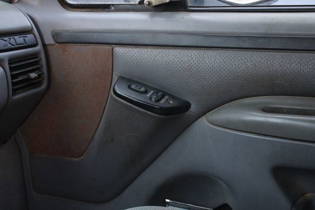 Used 1996 Ford F350 2WD SuperCab DRW image 19
