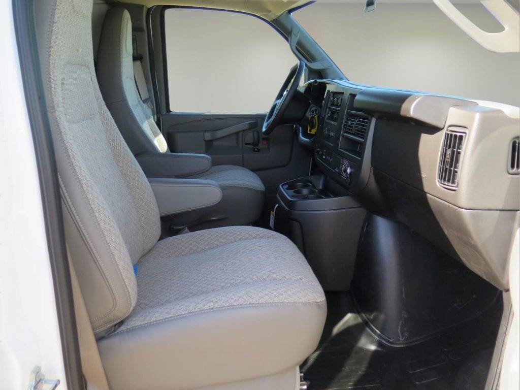 New 2026 Chevrolet Express 2500 w/ Driver Convenience Package RWD image 20