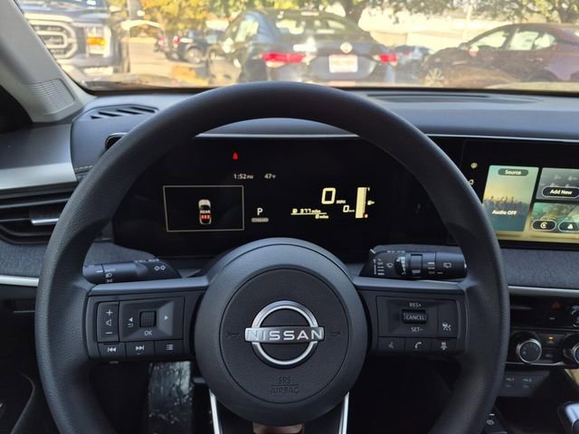 Used 2025 Nissan Kicks SV w/ Illumination Package image 12