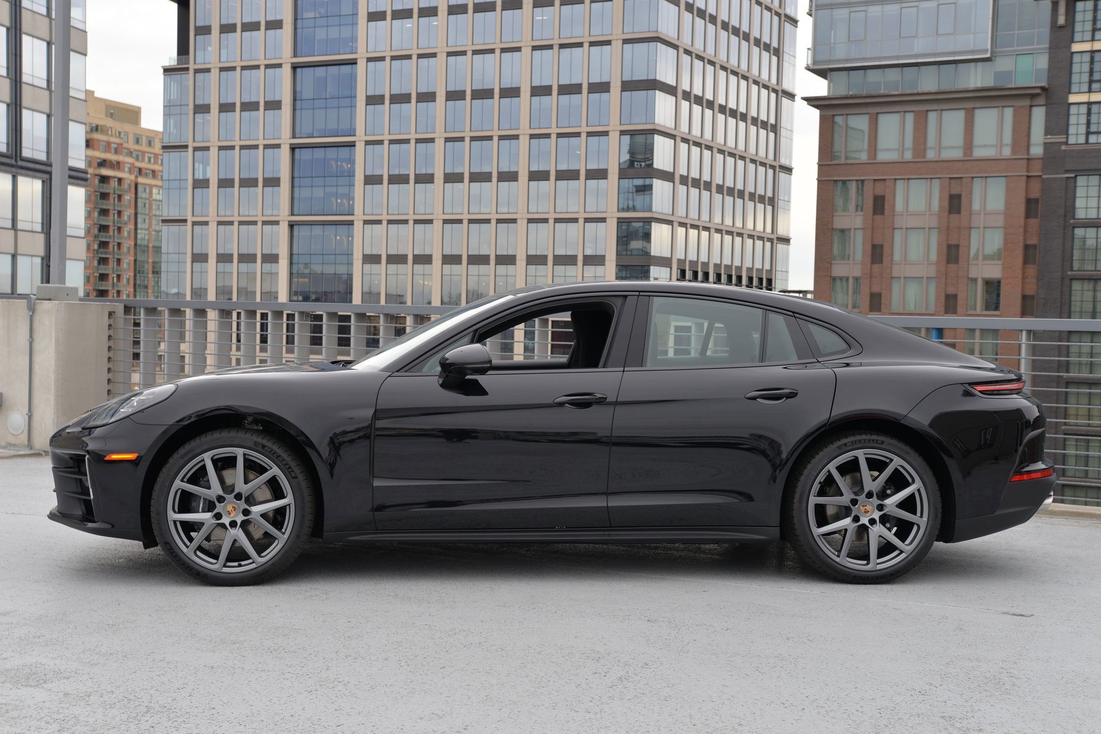 New 2026 Porsche Panamera 4 image 2