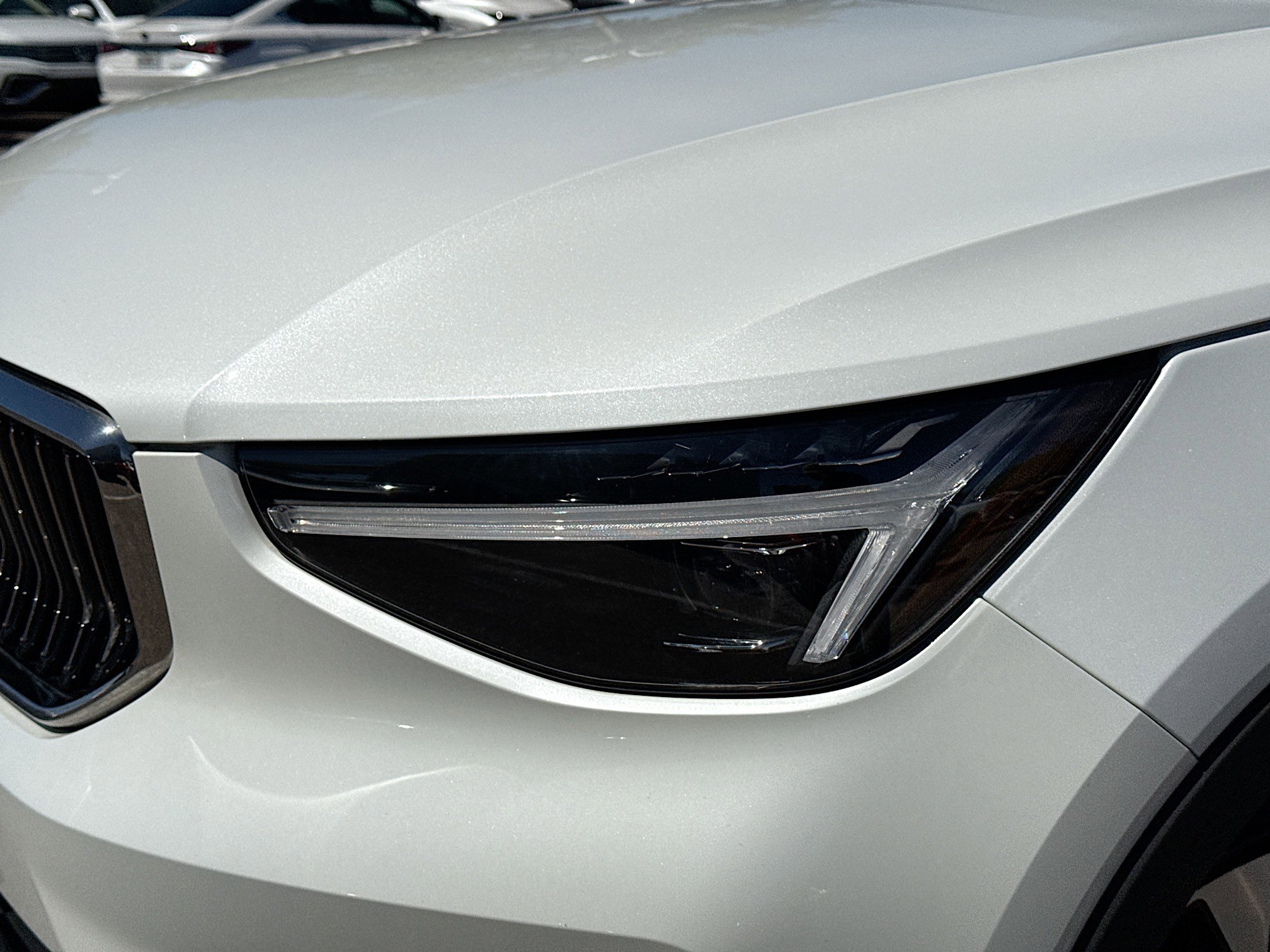 Used 2025 Volvo XC40 B5 Ultra image 9