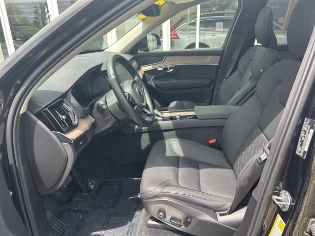 Certified 2025 Volvo XC90 B6 Plus AWD/4WD image 17