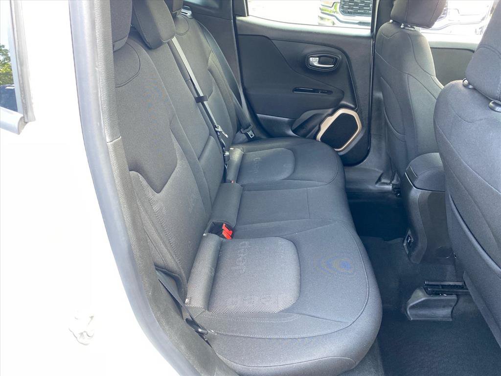 Used 2017 Jeep Renegade Latitude w/ Popular Equipment Group AWD/4WD image 24