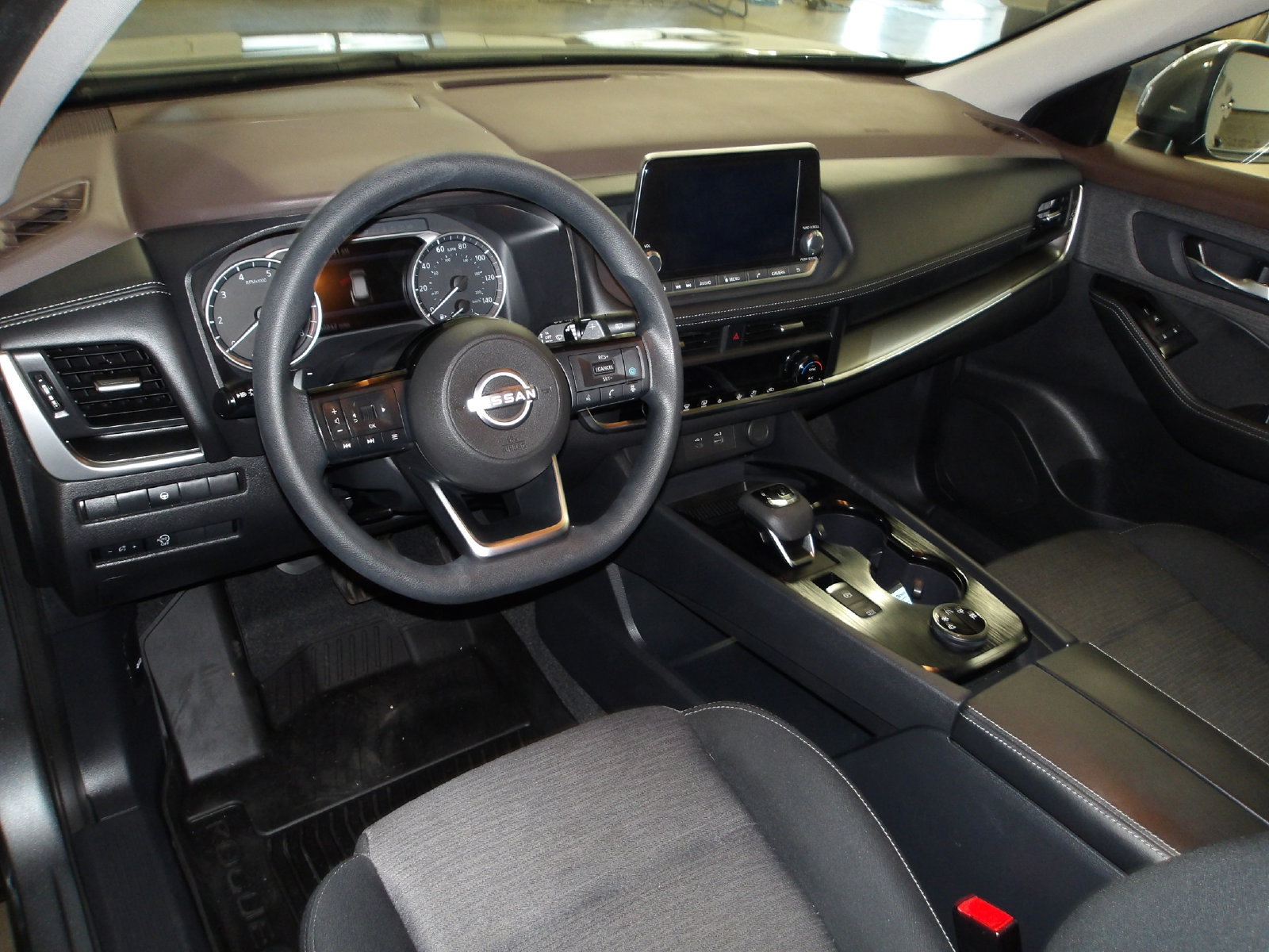 Used 2023 Nissan Rogue SV AWD/4WD image 9