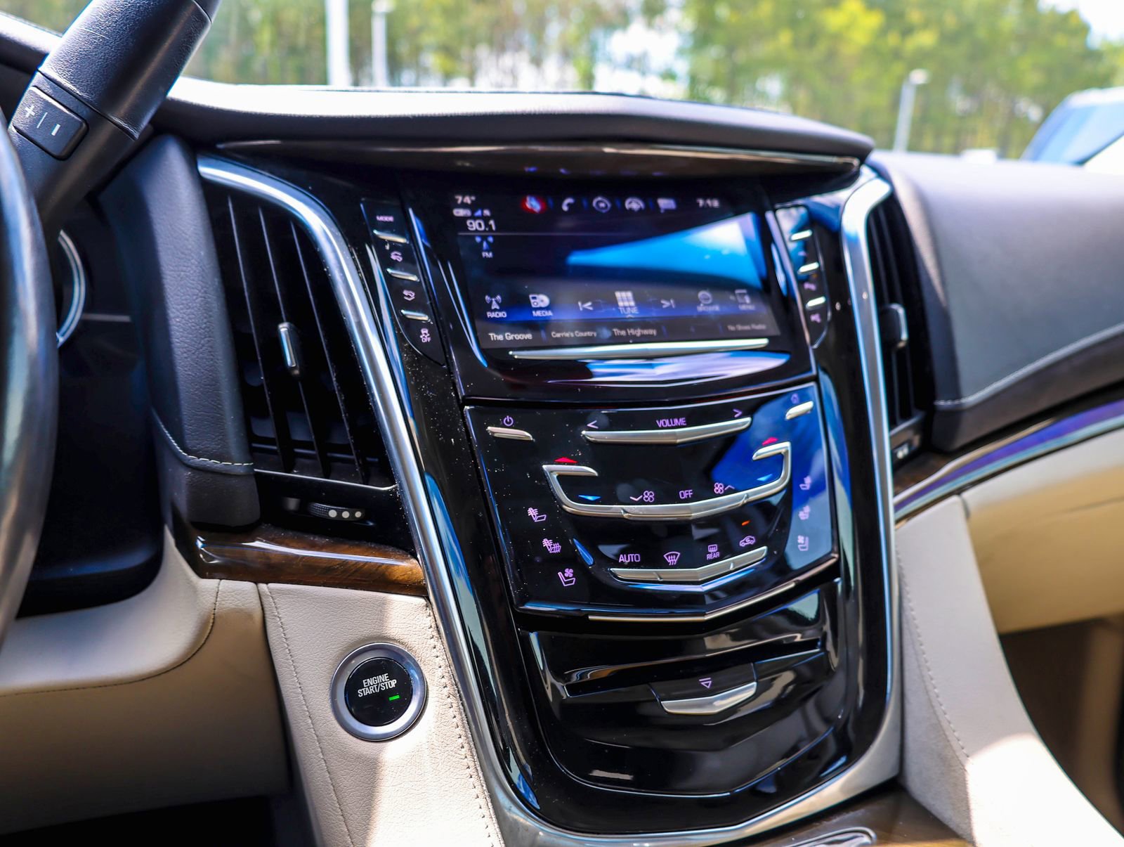 Used 2020 Cadillac Escalade Luxury image 20