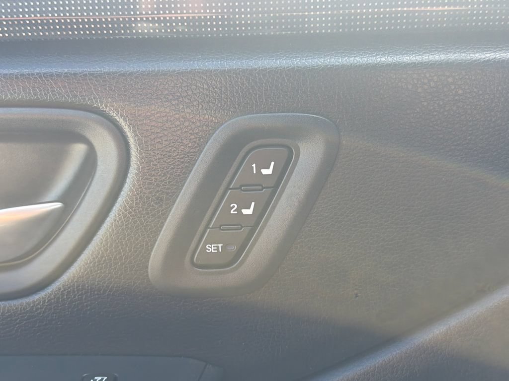 Used 2025 Honda Pilot Black Edition image 10