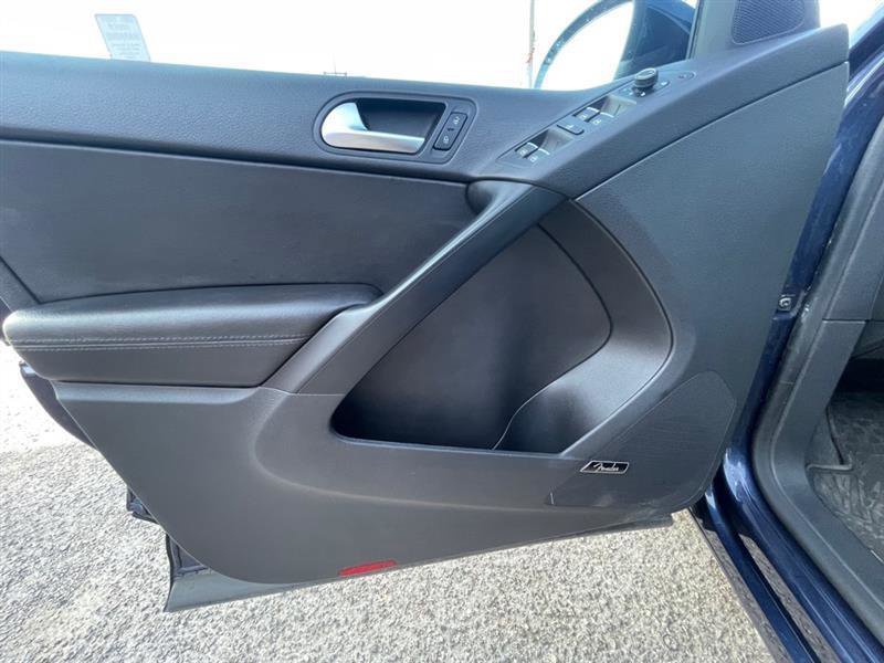 Used 2016 Volkswagen Tiguan SEL FWD image 15