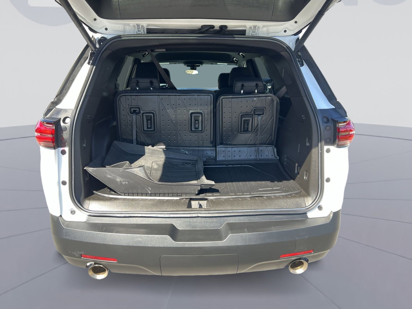 Used 2023 Chevrolet Traverse LT w/ LPO, Floor Liner Package image 25