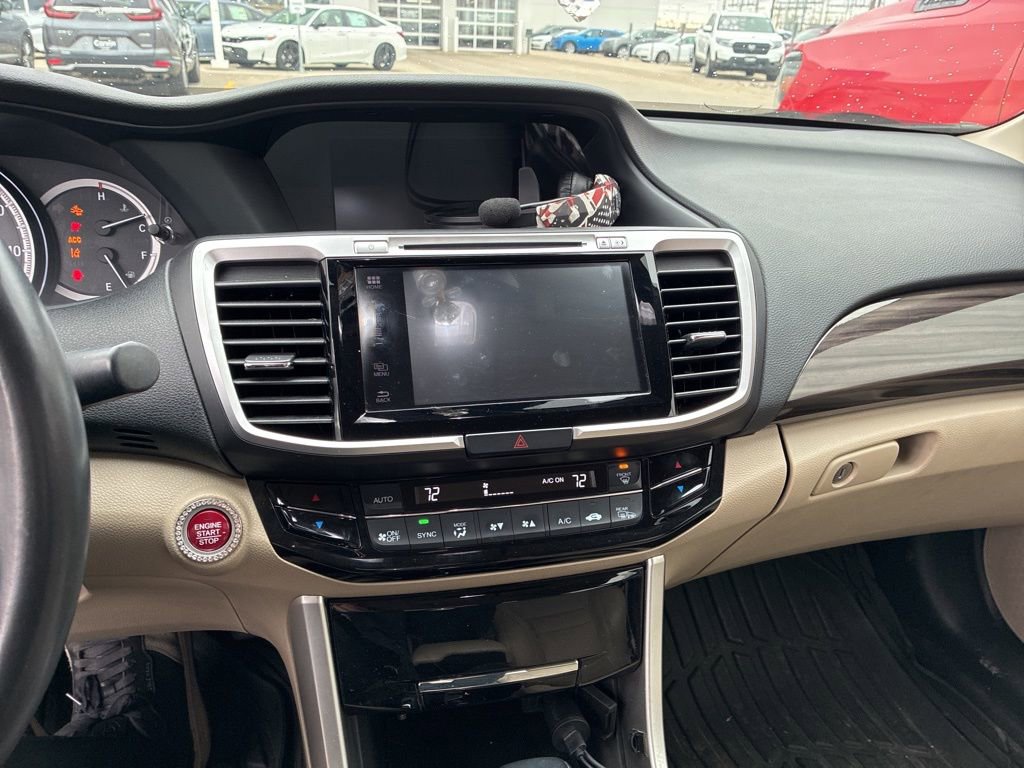 Used 2017 Honda Accord Touring image 16