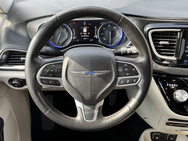 Used 2020 Chrysler Pacifica Touring-L Plus w/ Tire & Wheel Group FWD image 14