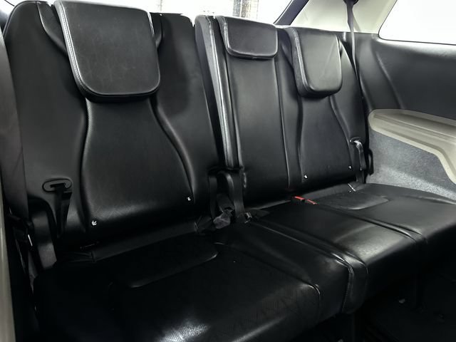 Used 2025 Kia Carnival FWD image 28