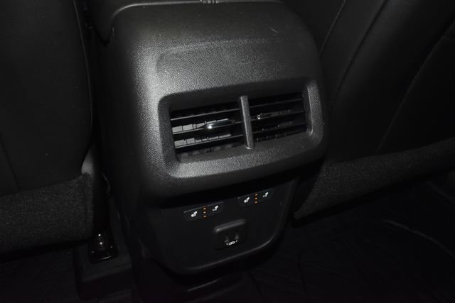 Used 2022 Chevrolet Equinox Premier AWD/4WD image 32