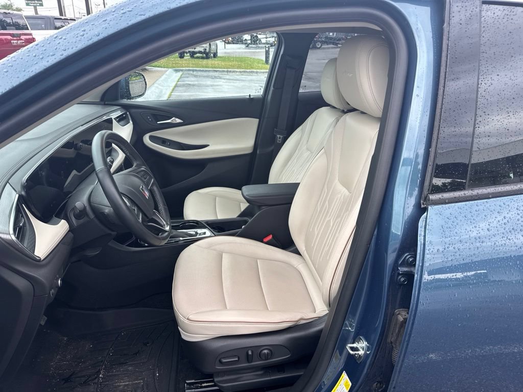 Certified 2024 Buick Encore GX Avenir w/ Avenir Convenience Package AWD/4WD image 5