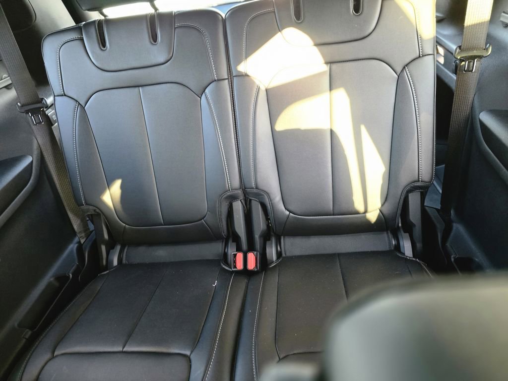 Used 2025 Jeep Grand Cherokee L Limited w/ Black Appearance Package image 11