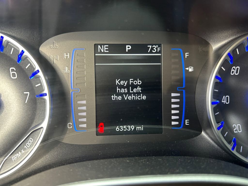 Certified 2022 Chrysler Voyager LX FWD image 18