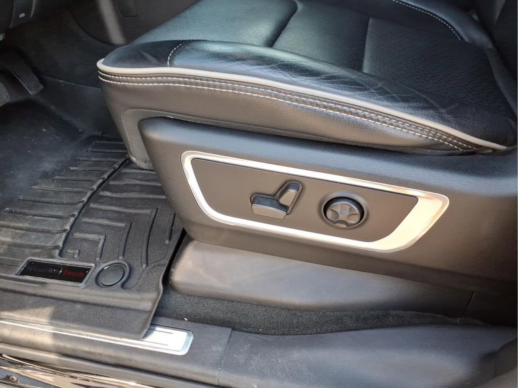 Used 2021 RAM 1500 Laramie w/ Sport Appearance Package image 18