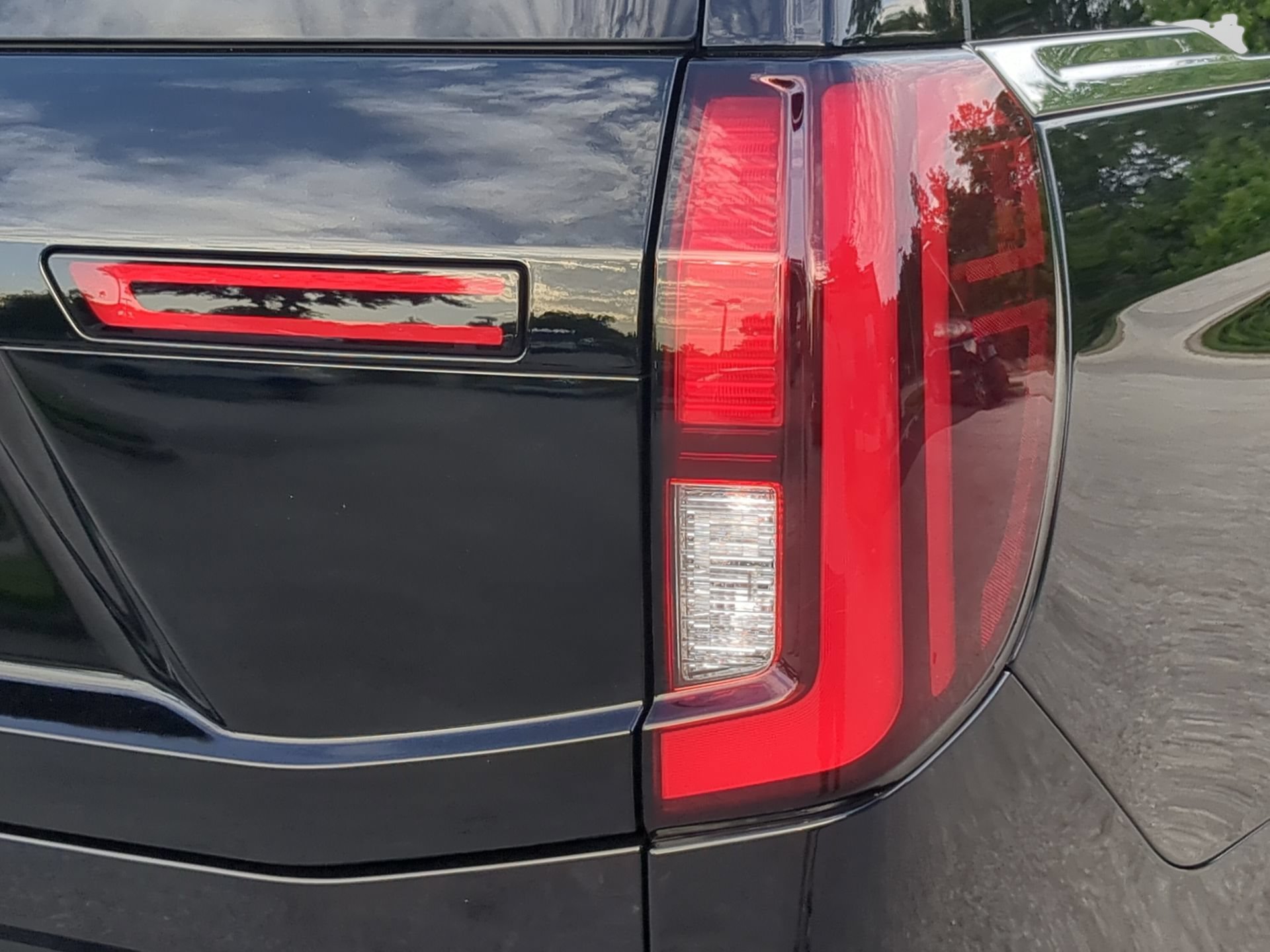 Certified 2025 Ford Expedition Max Platinum w/ Driver's Package AWD/4WD image 45