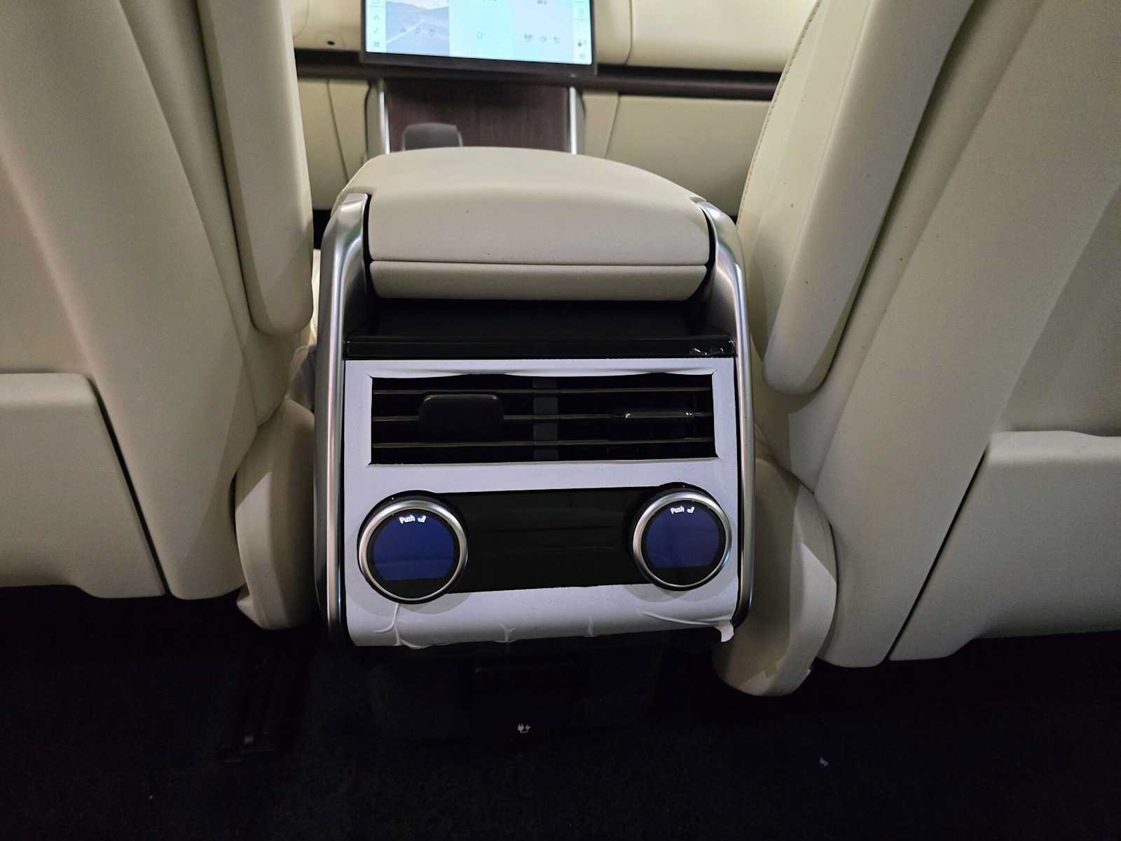 New 2026 Land Rover Range Rover SE AWD/4WD image 19