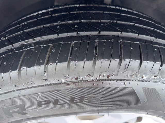 Used 2021 Chevrolet Equinox LT image 24