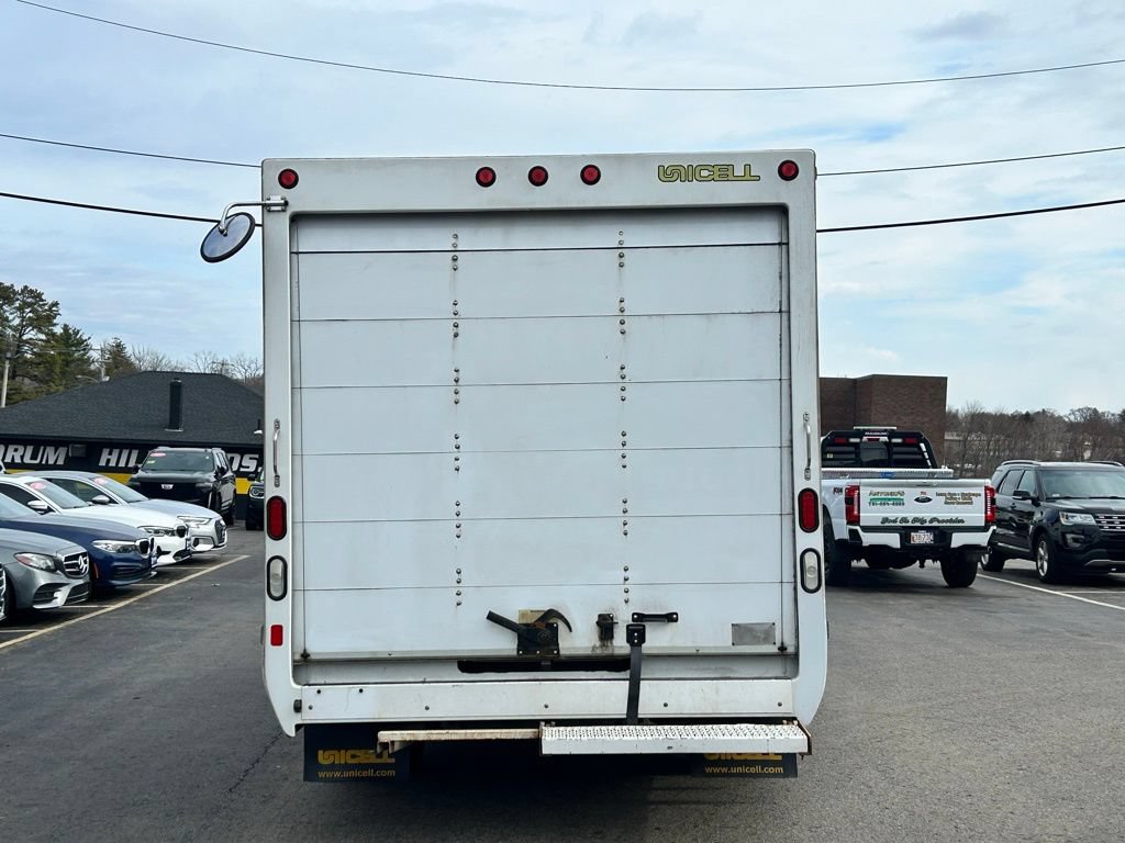 Used 2019 Ford E-350 and Econoline 350 Super Duty RWD image 3