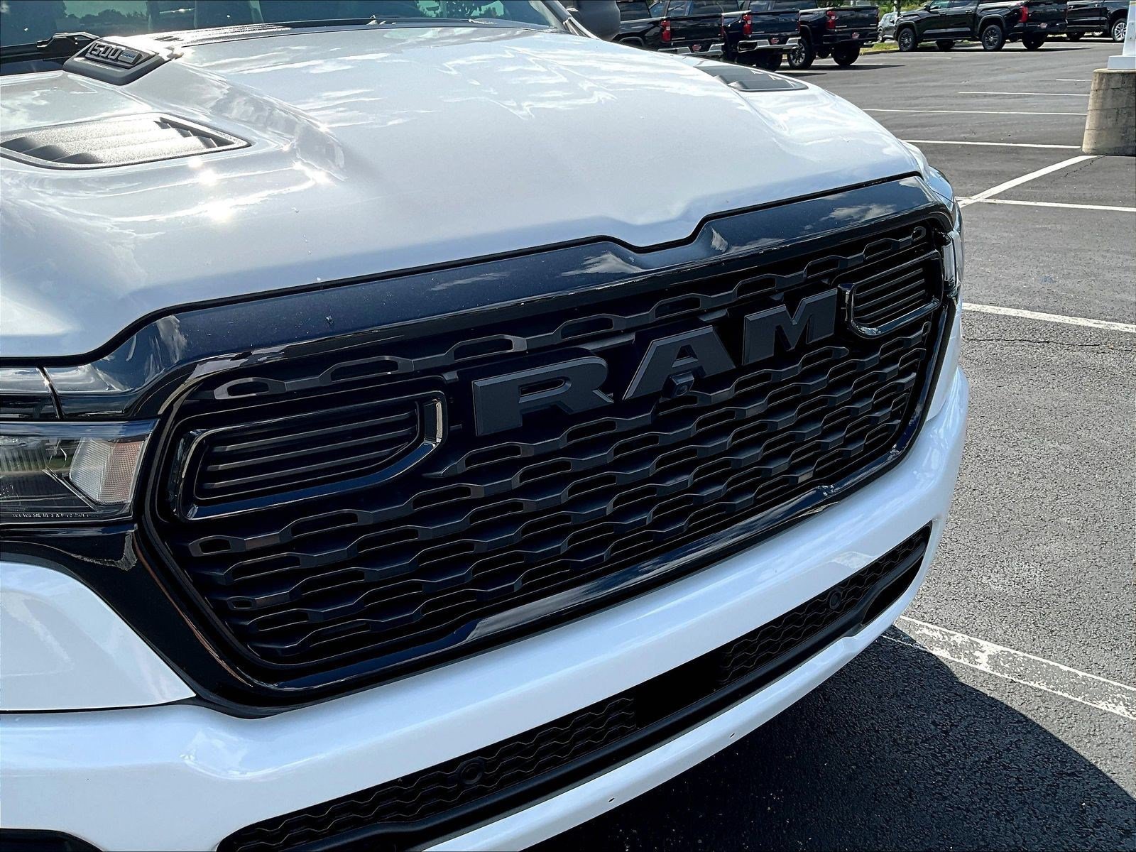 New 2026 RAM 1500 Express AWD/4WD image 22