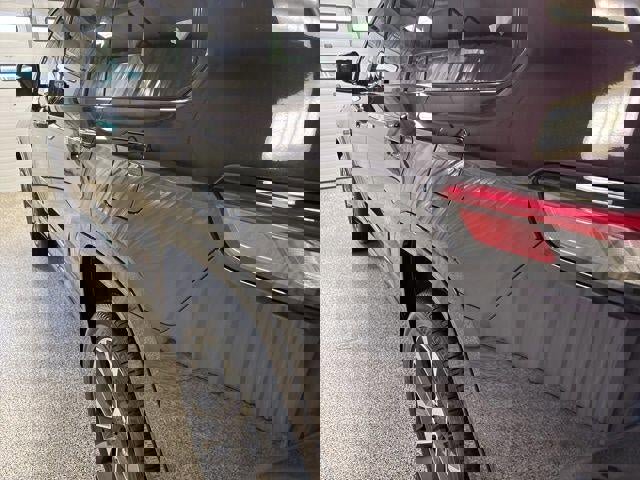 Used 2023 Jeep Grand Cherokee L Overland image 11