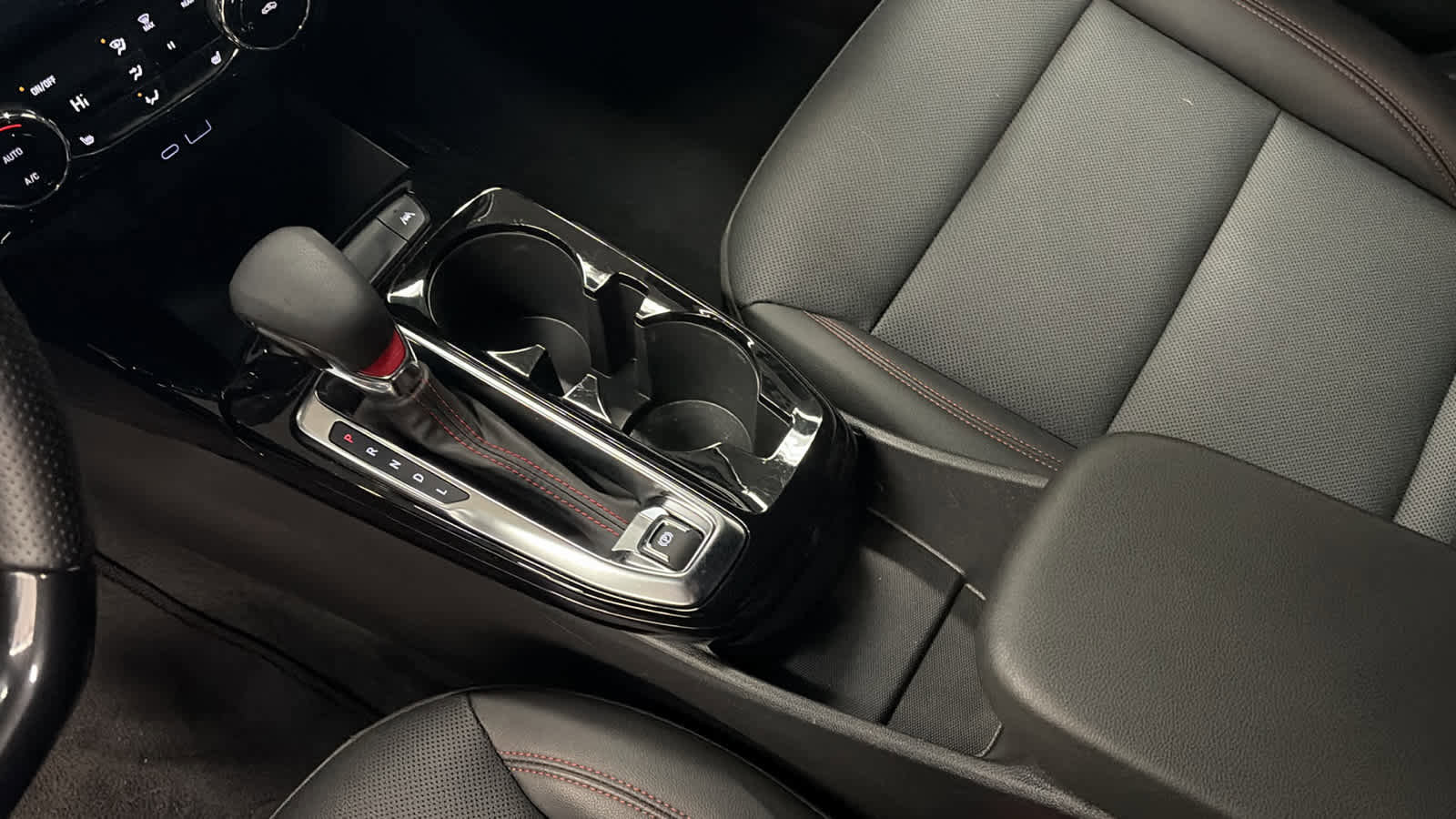 Certified 2024 Chevrolet Trax RS w/ Driver Confidence Package image 19