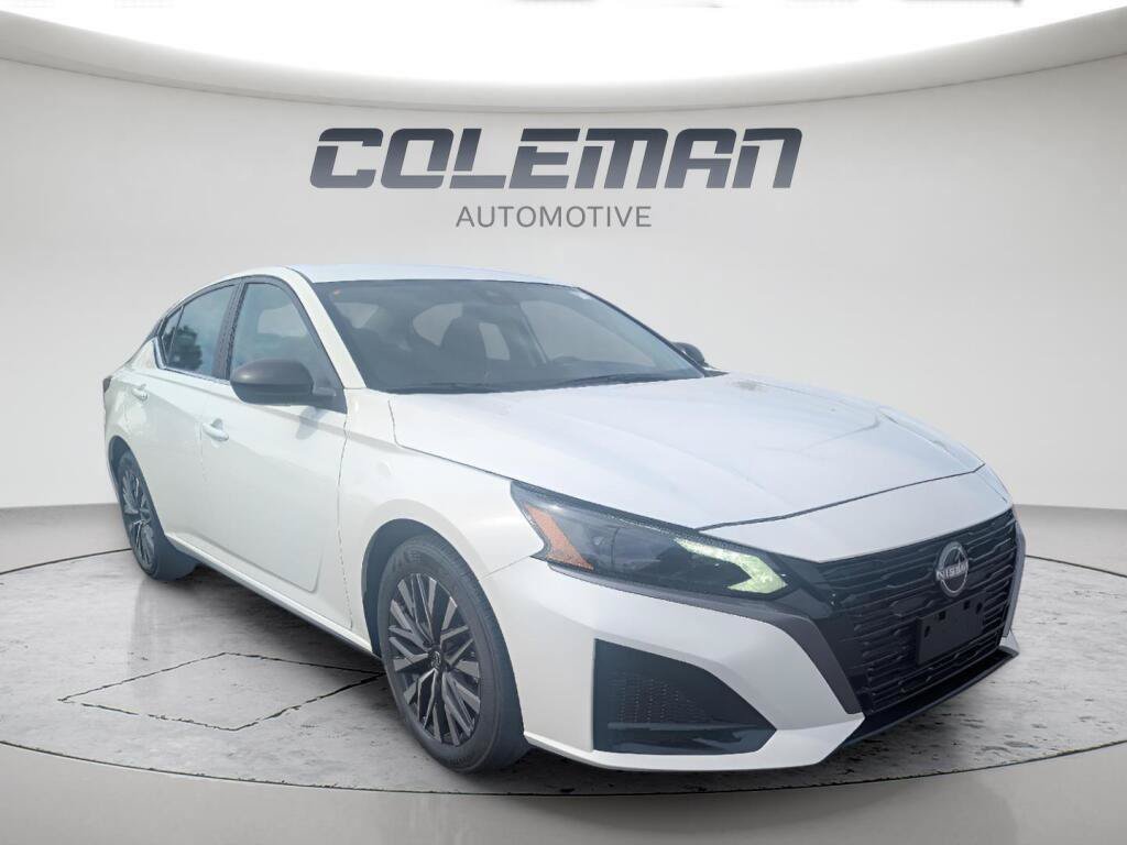 New 2026 Nissan Altima 2.5 SV FWD image 2