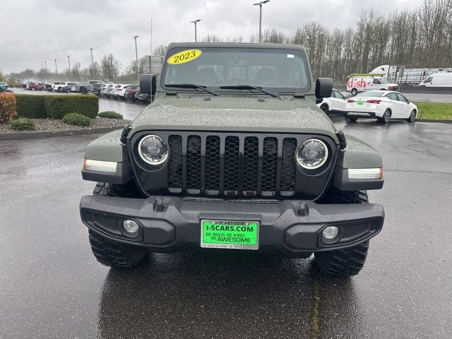 Used 2023 Jeep Gladiator Willys AWD/4WD image 2